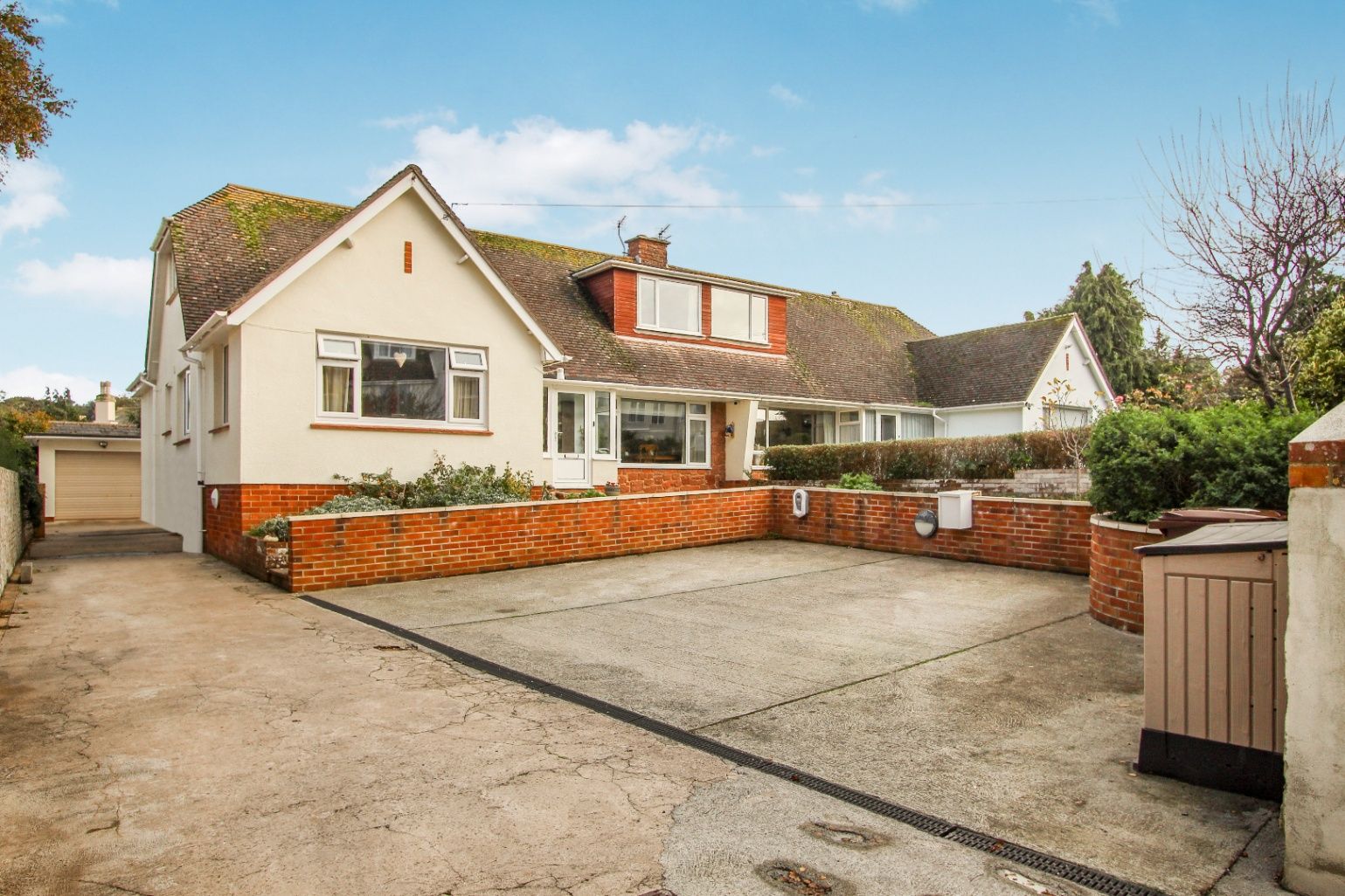 3 bed semidetached bungalow for sale in St Andrews Road, Roundham