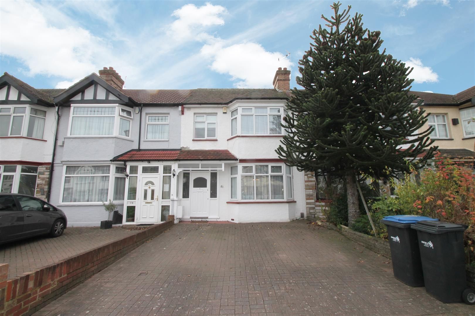 Dorchester Avenue, Palmers Green, London N13