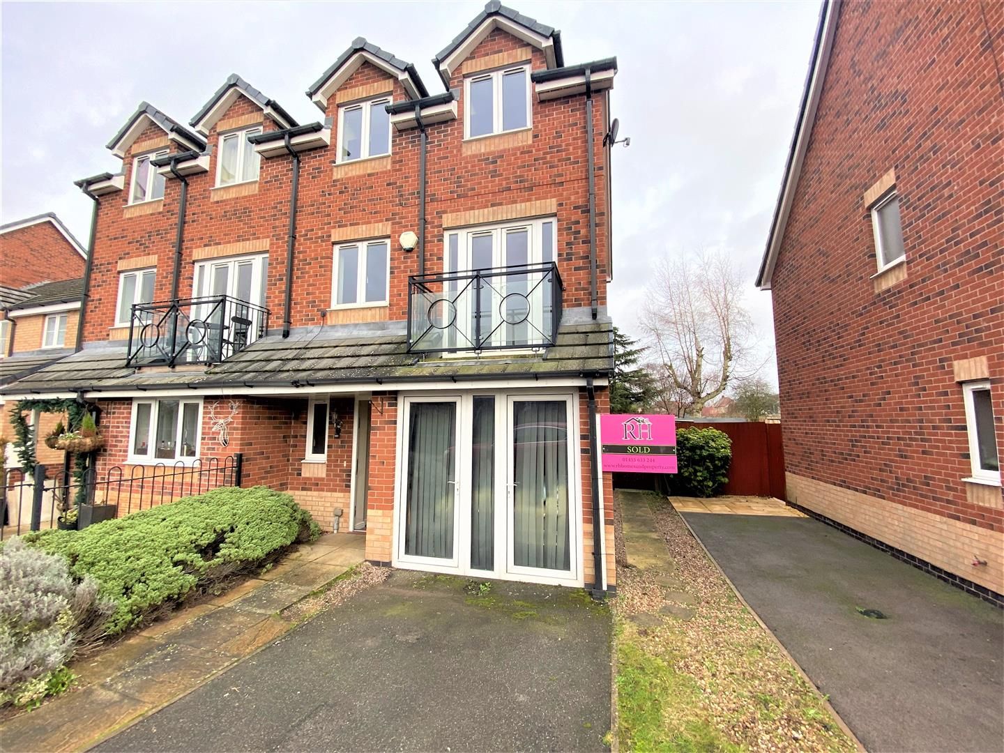 4 bed town house for sale in St. Francis Close, Hinckley LE10 Zoopla