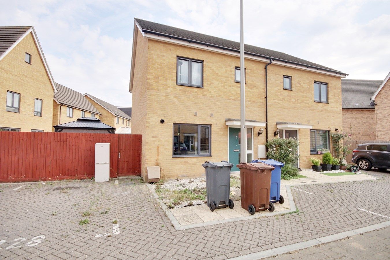 3 bed semidetached house for sale in Bumpstead Mead, Aveley RM15 Zoopla