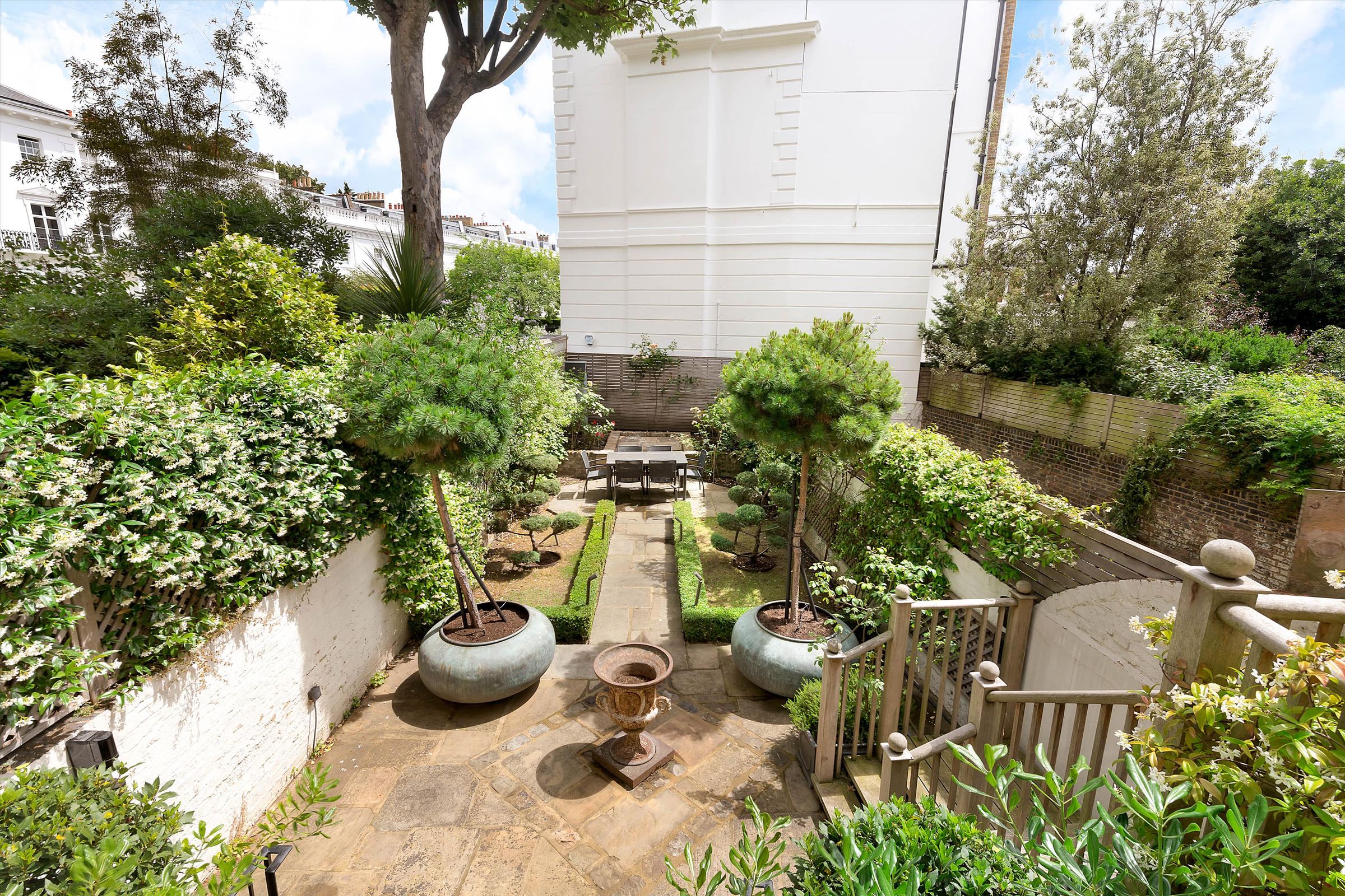 5 bed terraced house for sale in Egerton Crescent, Knightsbridge