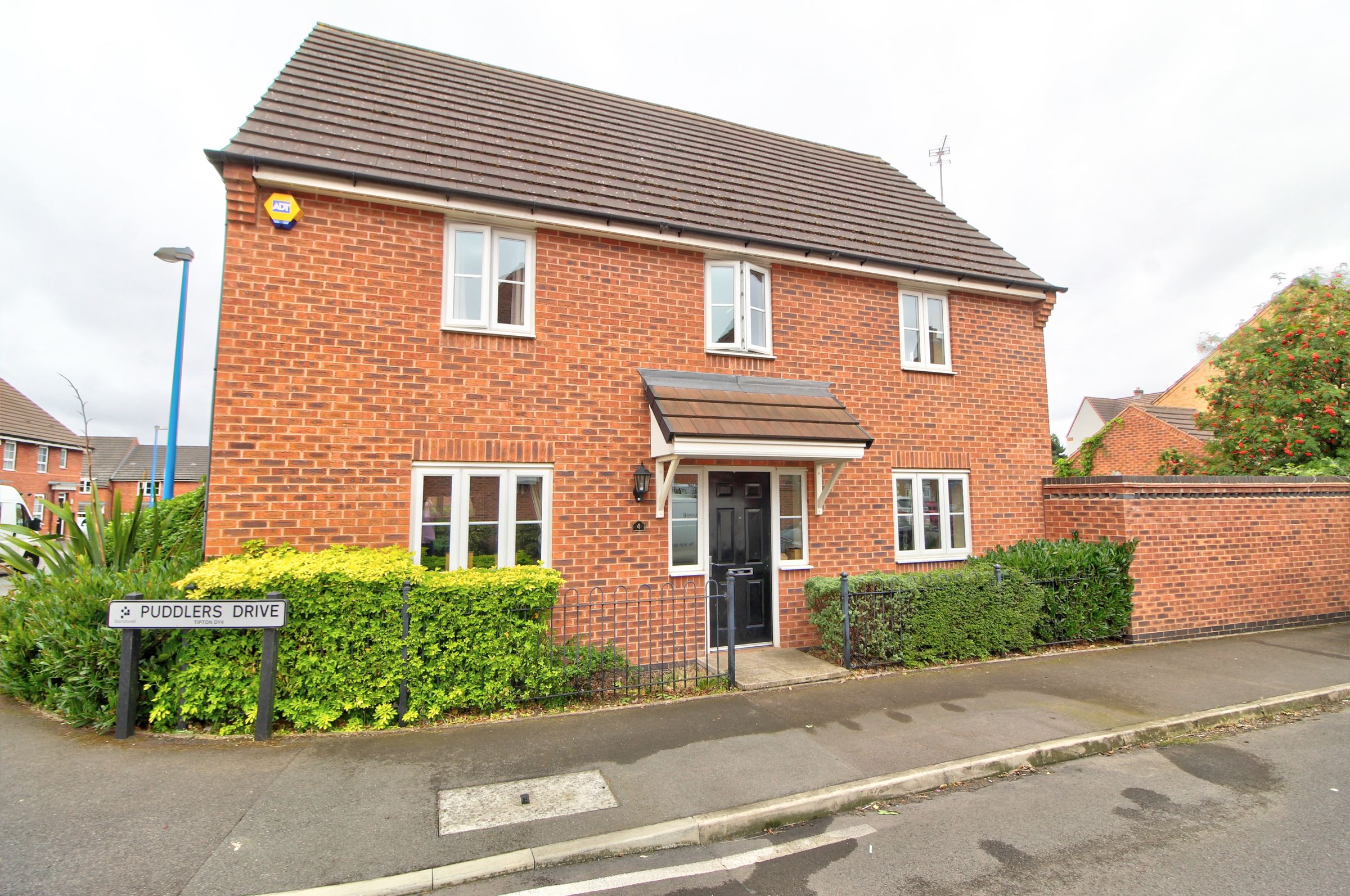 4 bed detached house for sale in Puddlers Drive, Tipton DY4 Zoopla