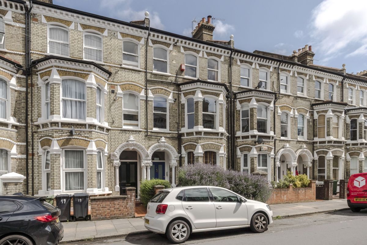 3 bed to rent in Mayflower Road, London SW9 Zoopla