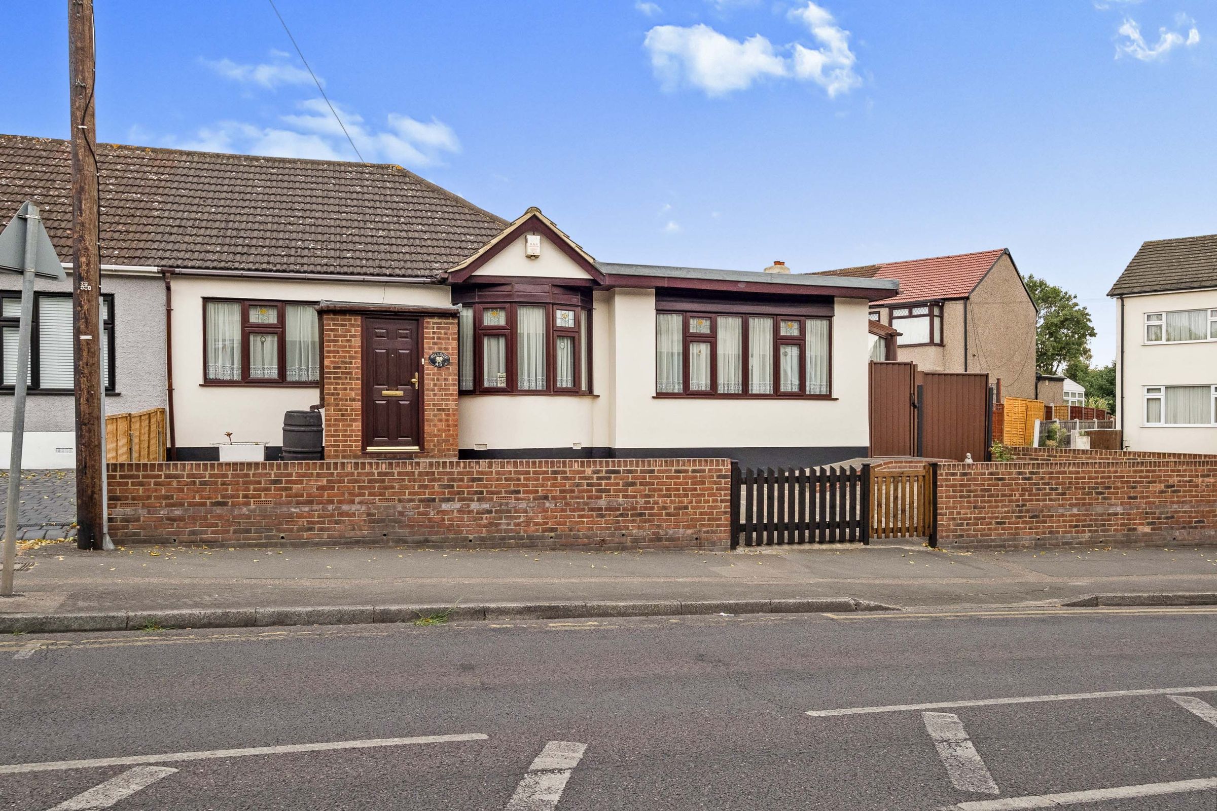 3 bed bungalow for sale in Abbs Cross Lane, Hornchurch RM12 Zoopla