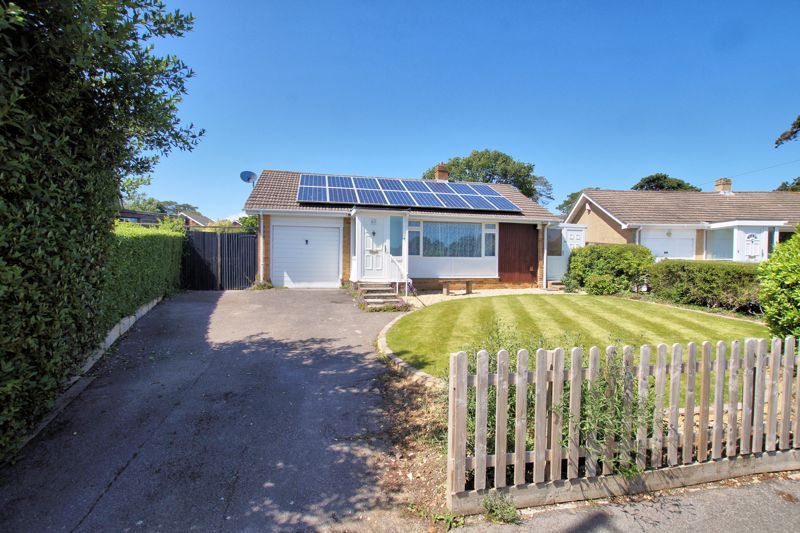 3 bed detached bungalow for sale in Longmynd Drive, Fareham PO14 Zoopla