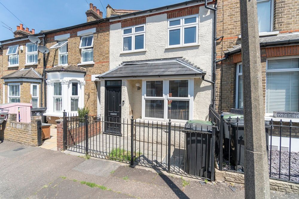 3 bed terraced house for sale in Brunel Road, Woodford Green IG8 Zoopla