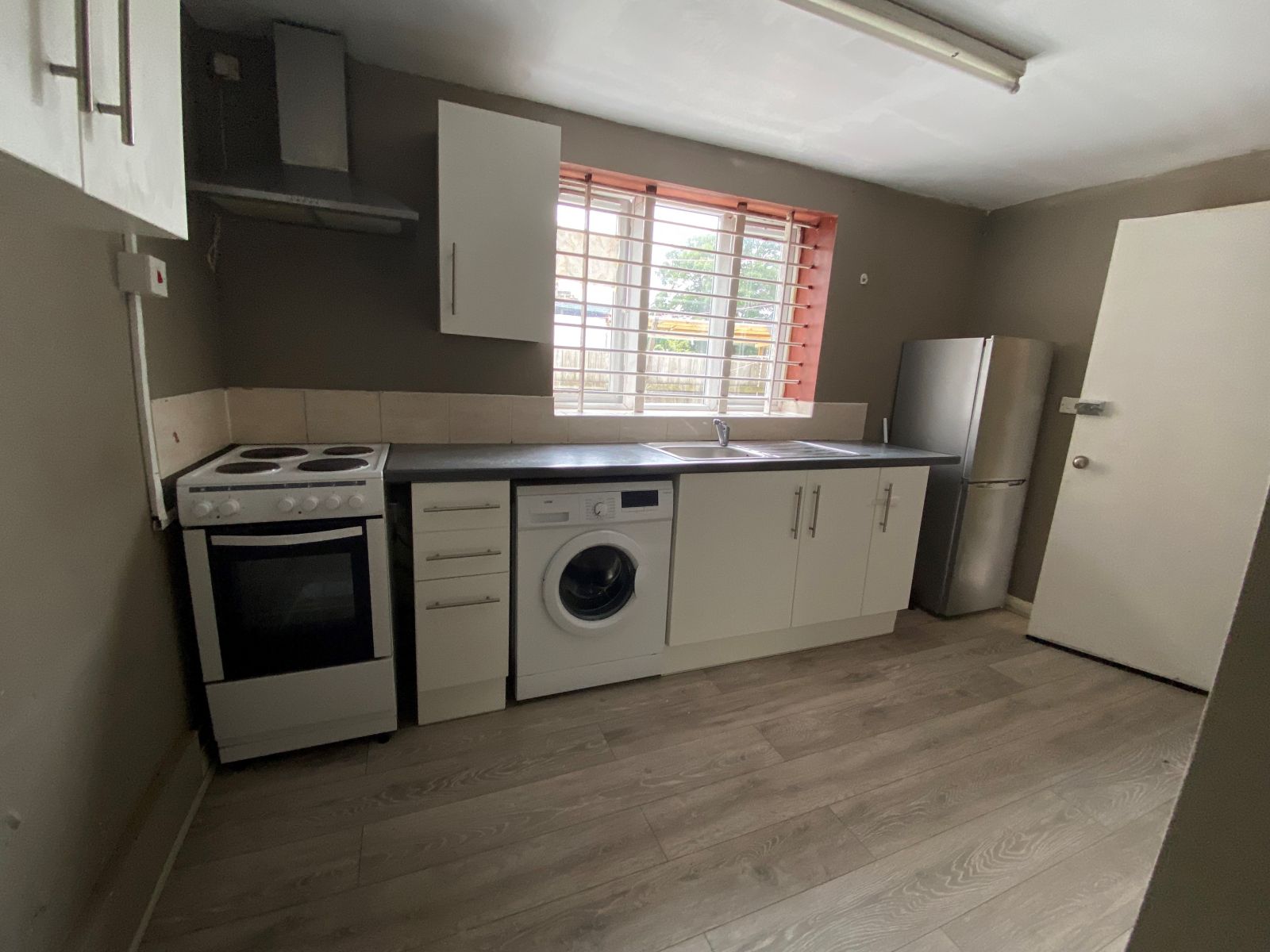 Studio to rent in Inverness Road, Southall UB2 Zoopla