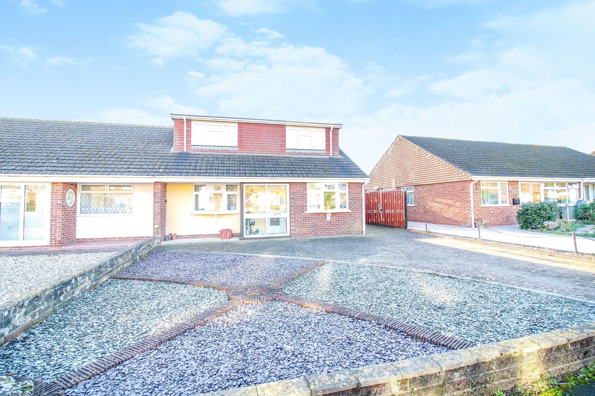 5 bed semidetached bungalow for sale in Witham Way, Upper Stratton