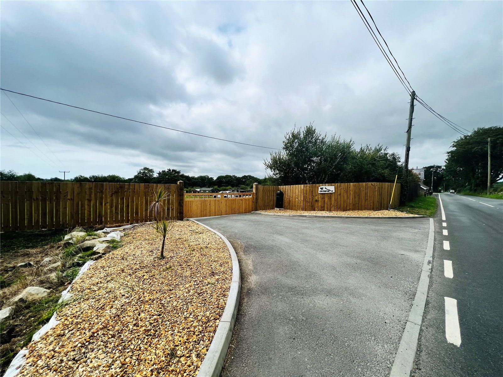 2 bed semidetached house for sale in Y Ffor, Pwllheli, Gwynedd LL53