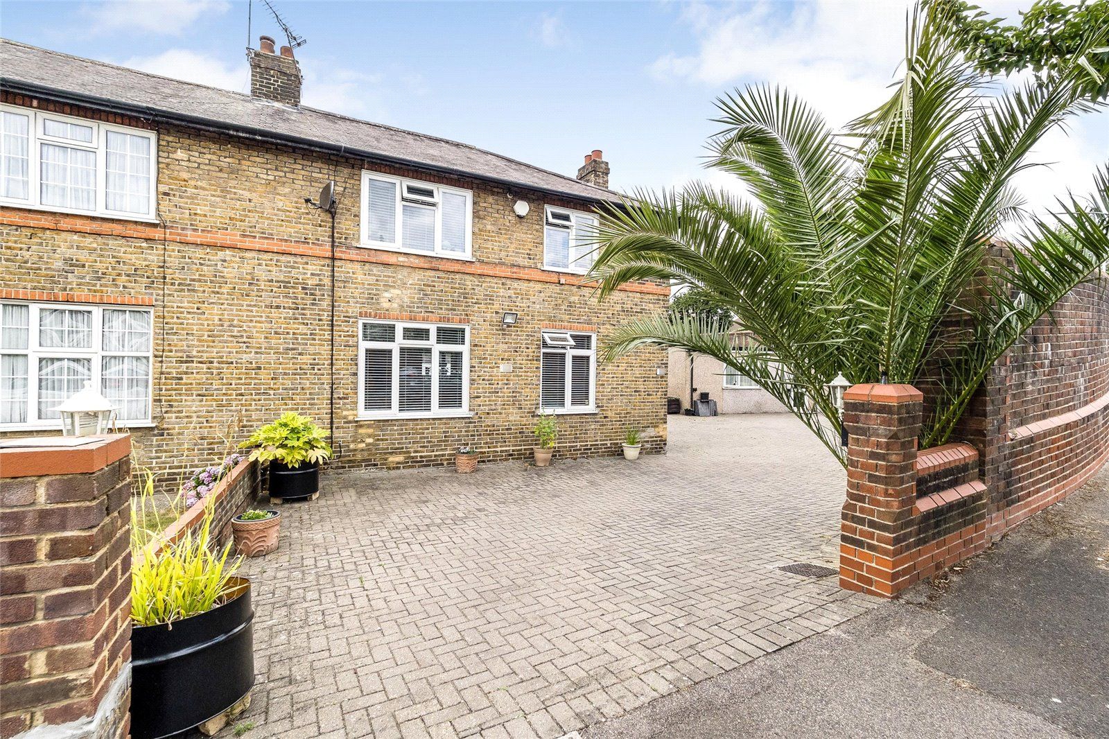 4 bed semidetached house for sale in Corbett Road, Wanstead, London