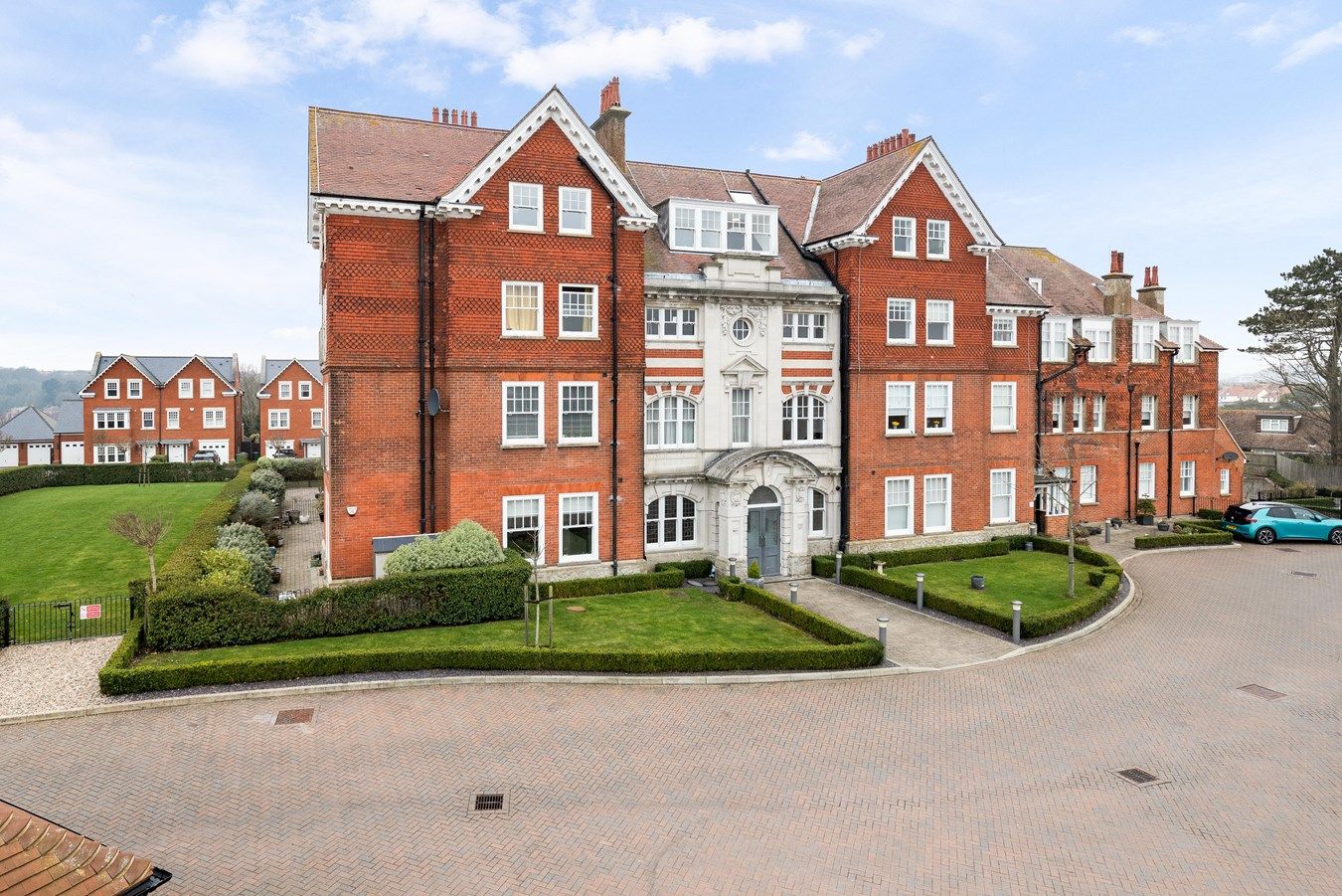 2 bed flat for sale in Eversley Park, Folkestone CT20 Zoopla