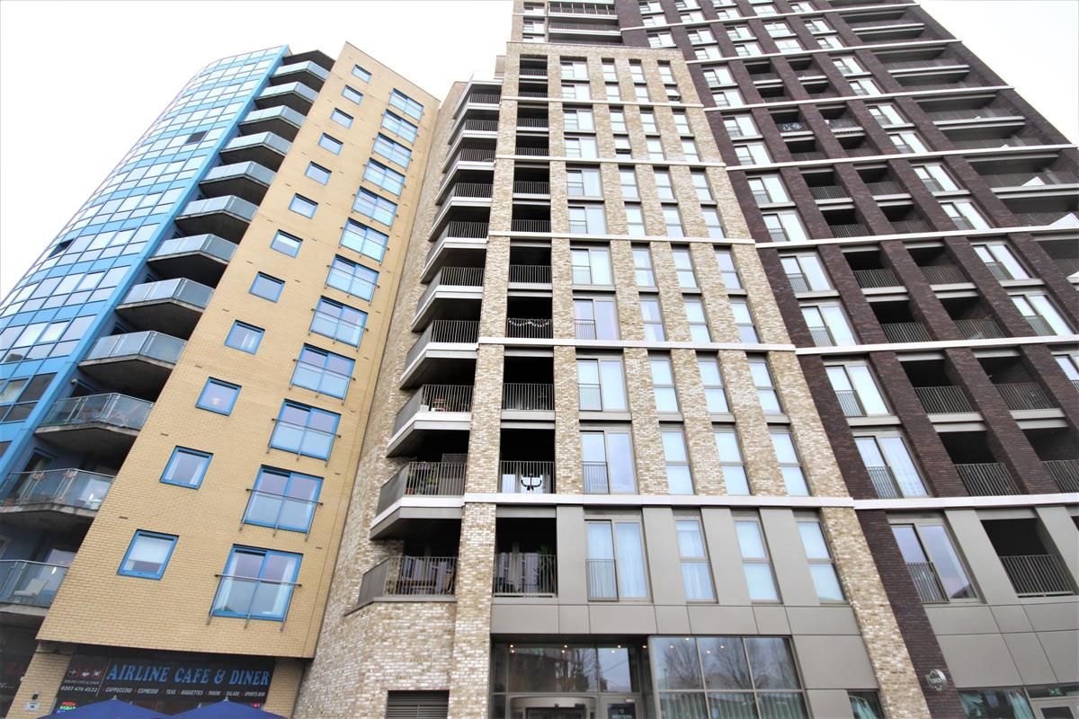Flat, Western Gateway, London E16  