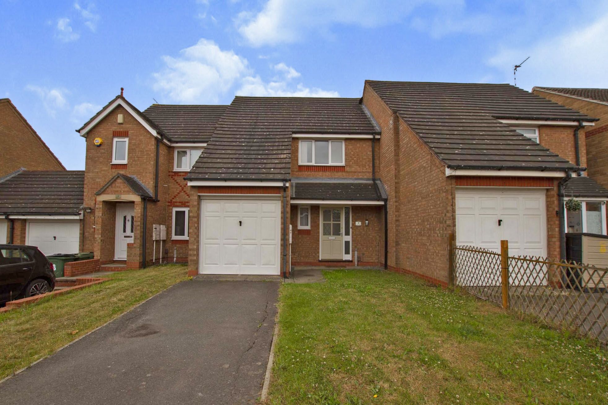 3 bed town house for sale in Morris Close, Thorpe Astley, Braunstone