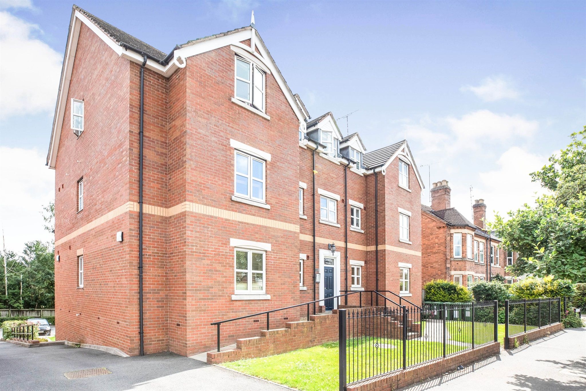 Emscote Road, Warwick CV34  