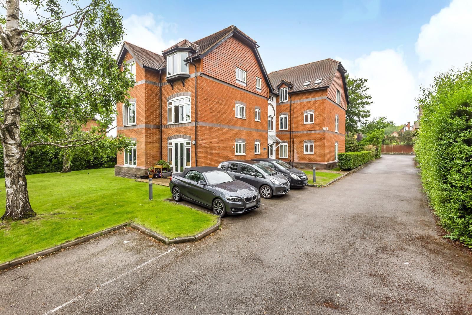 Shawfields, Cranley Road, Guildford GU1  