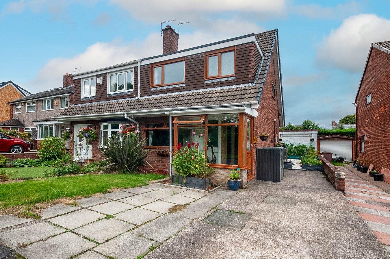 3 bed semidetached house for sale in Seddon Close, Eccleston, St