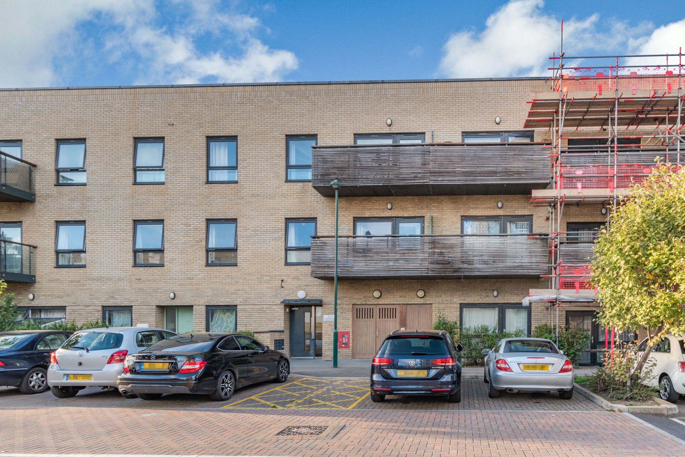 2 bed flat for sale in Ferndale Crescent SM5 Zoopla