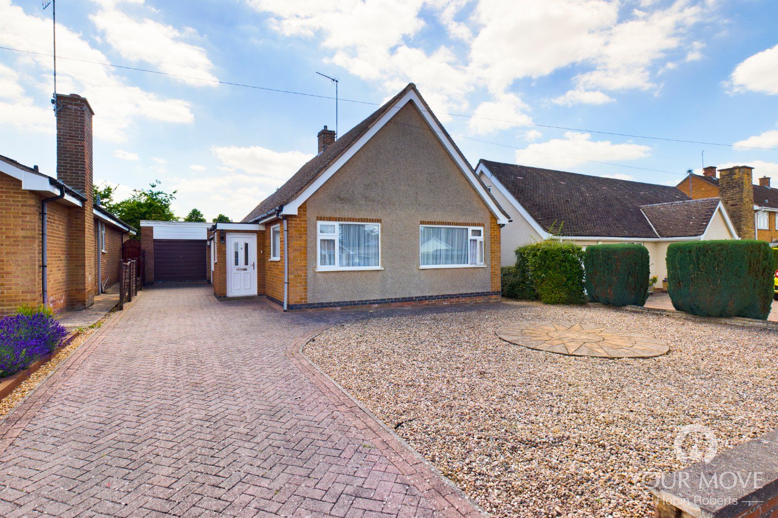 3 bed bungalow for sale in Martins Lane, Hardingstone, Northampton NN4