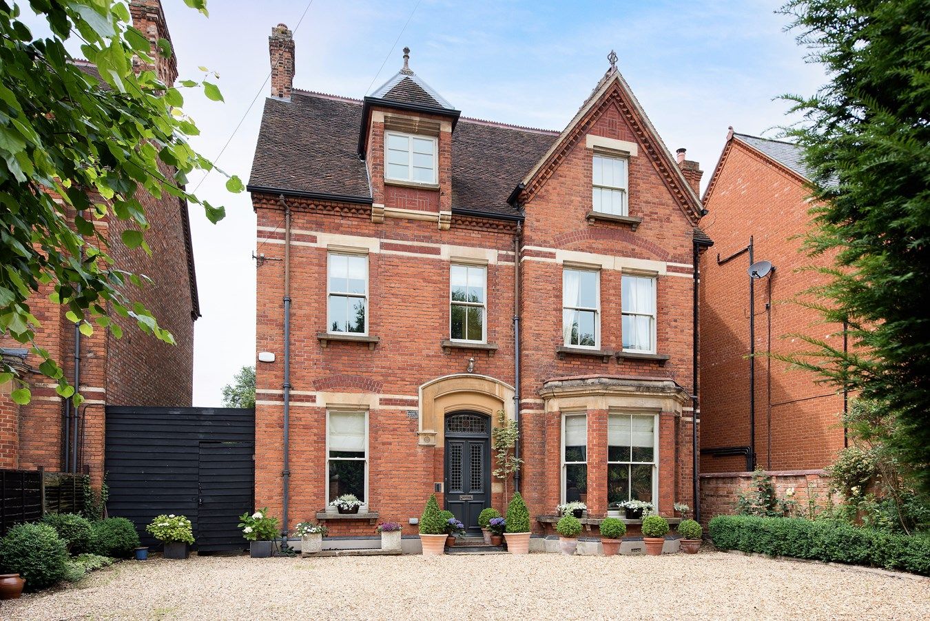 6 bed detached house for sale in Rothsay Gardens, Bedford MK40 Zoopla