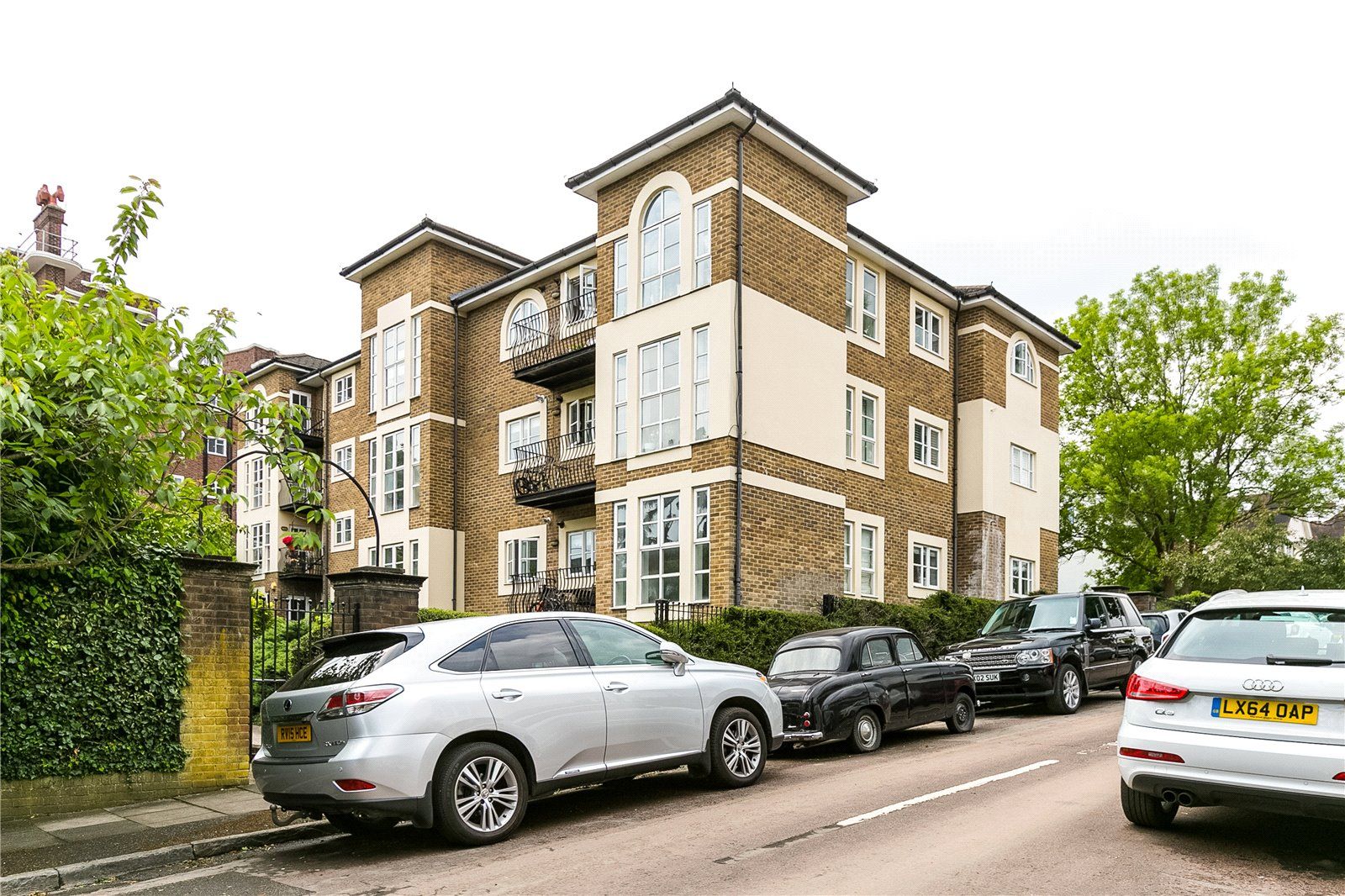 2 bed flat for sale in Evesham Court, 67 Queens Road, Richmond, Surrey