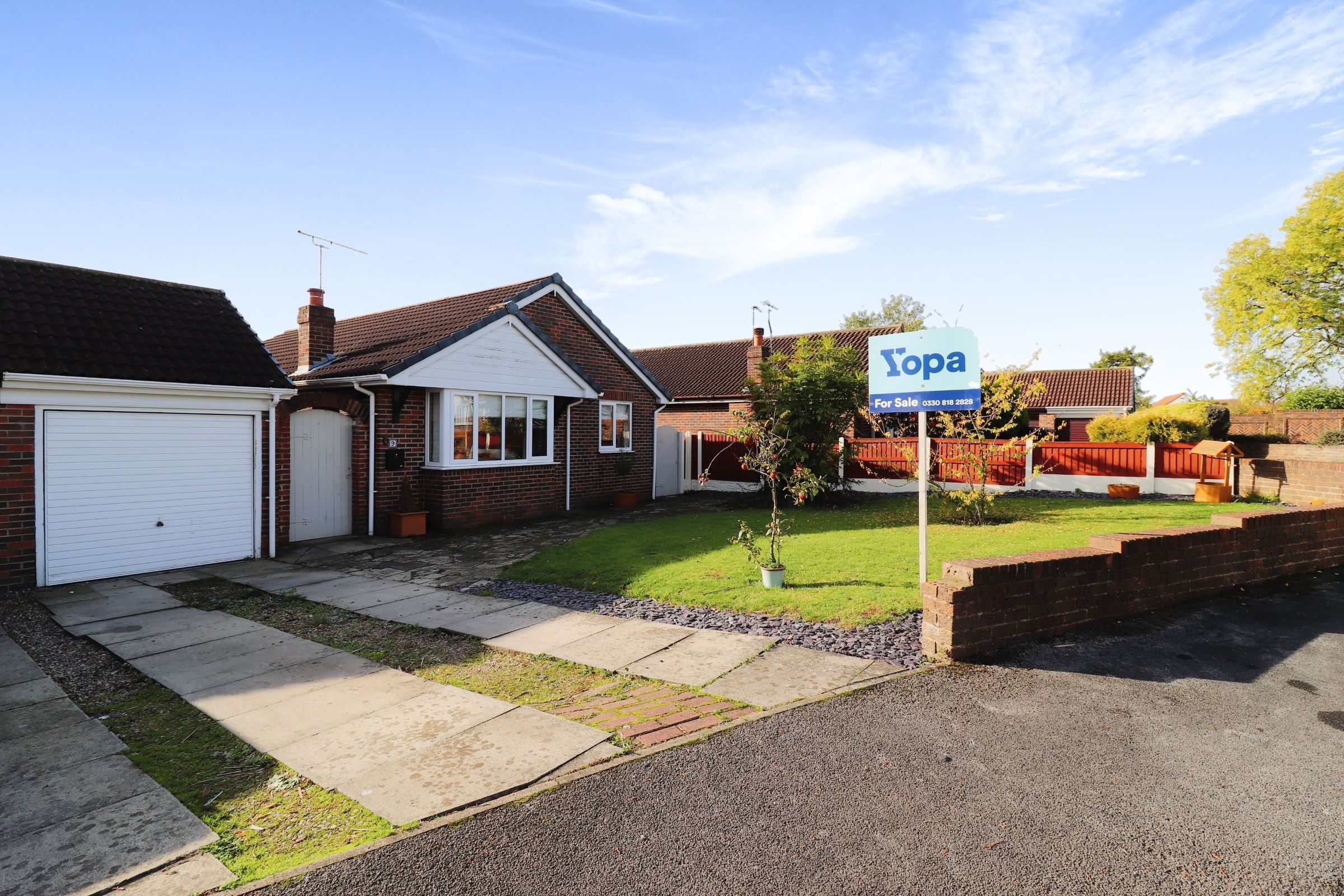 3 bed detached bungalow for sale in Manor Garth, Norton, Doncaster DN6