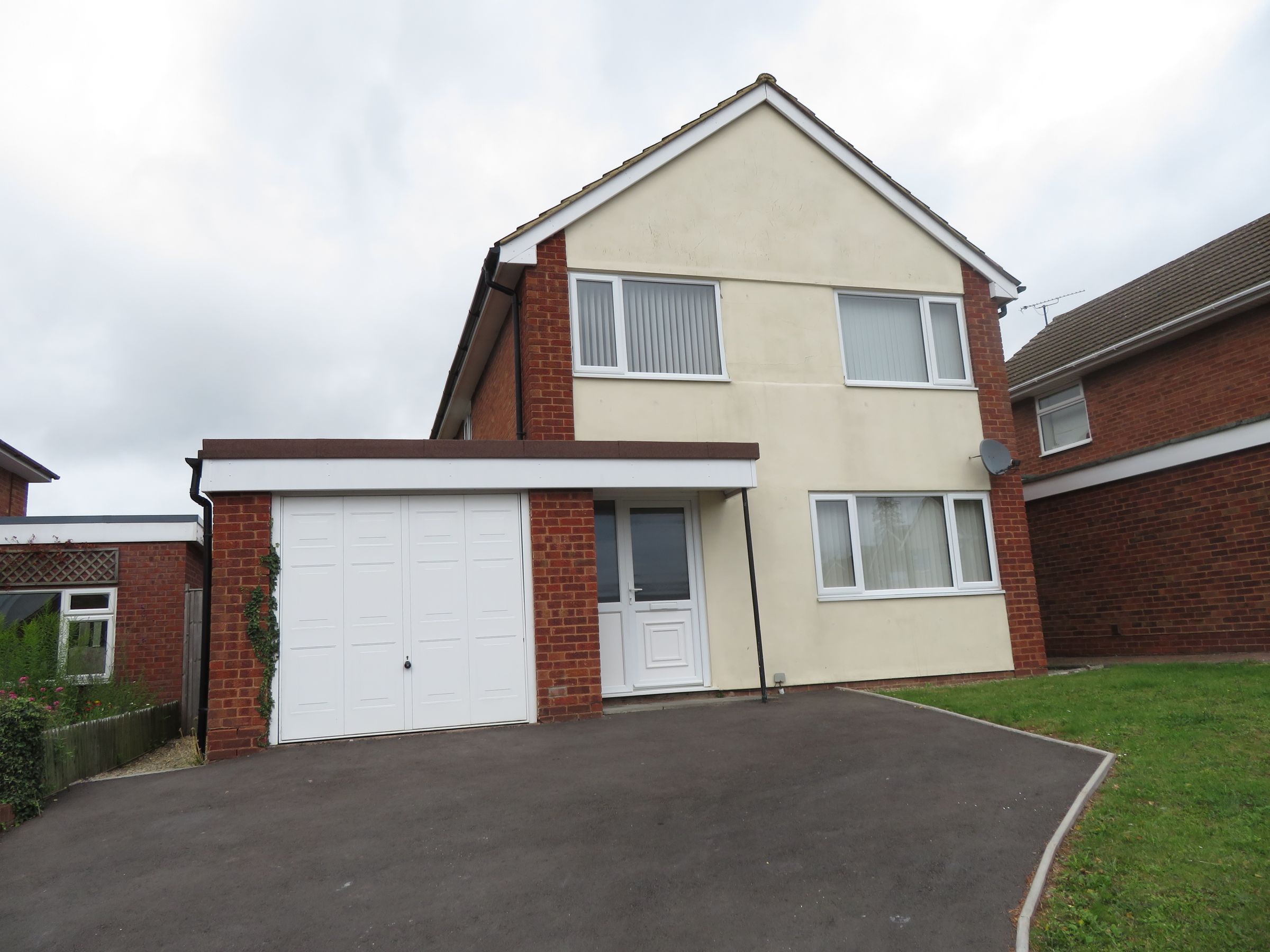 3 bed detached house for sale in Russell Close, Holmer, Hereford HR1 Zoopla 3 bed detached house for sale in Russell Close, Holmer, Hereford HR1 Zoopla