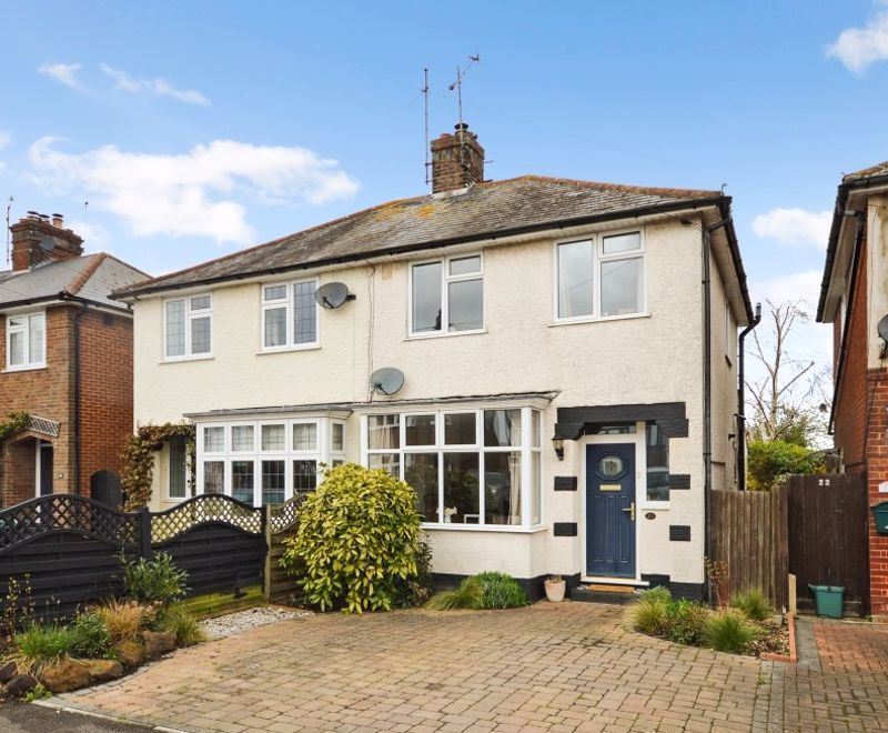 3 bed semidetached house for sale in Castle Park Road, Wendover