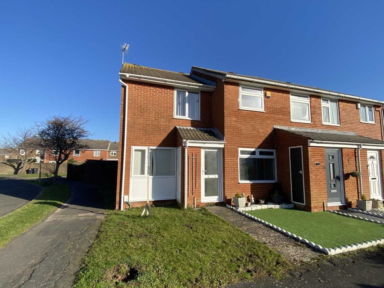 2 bed end terrace house to rent in Hawthorn Walk, LeeOnTheSolent