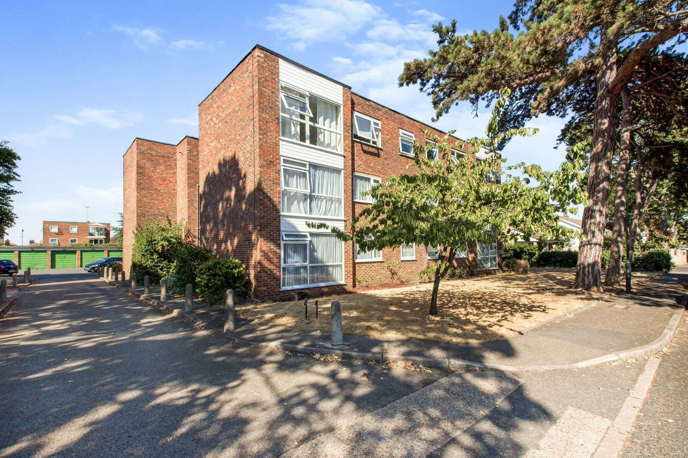 2 bed flat for sale in Essenden Road, Belvedere DA17 Zoopla