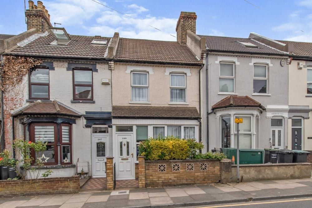 3 bed terraced house for sale in Old Road West, Gravesend DA11 Zoopla