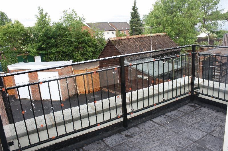 2 bed flat to rent in Queens Square, High Street, Princes Risborough