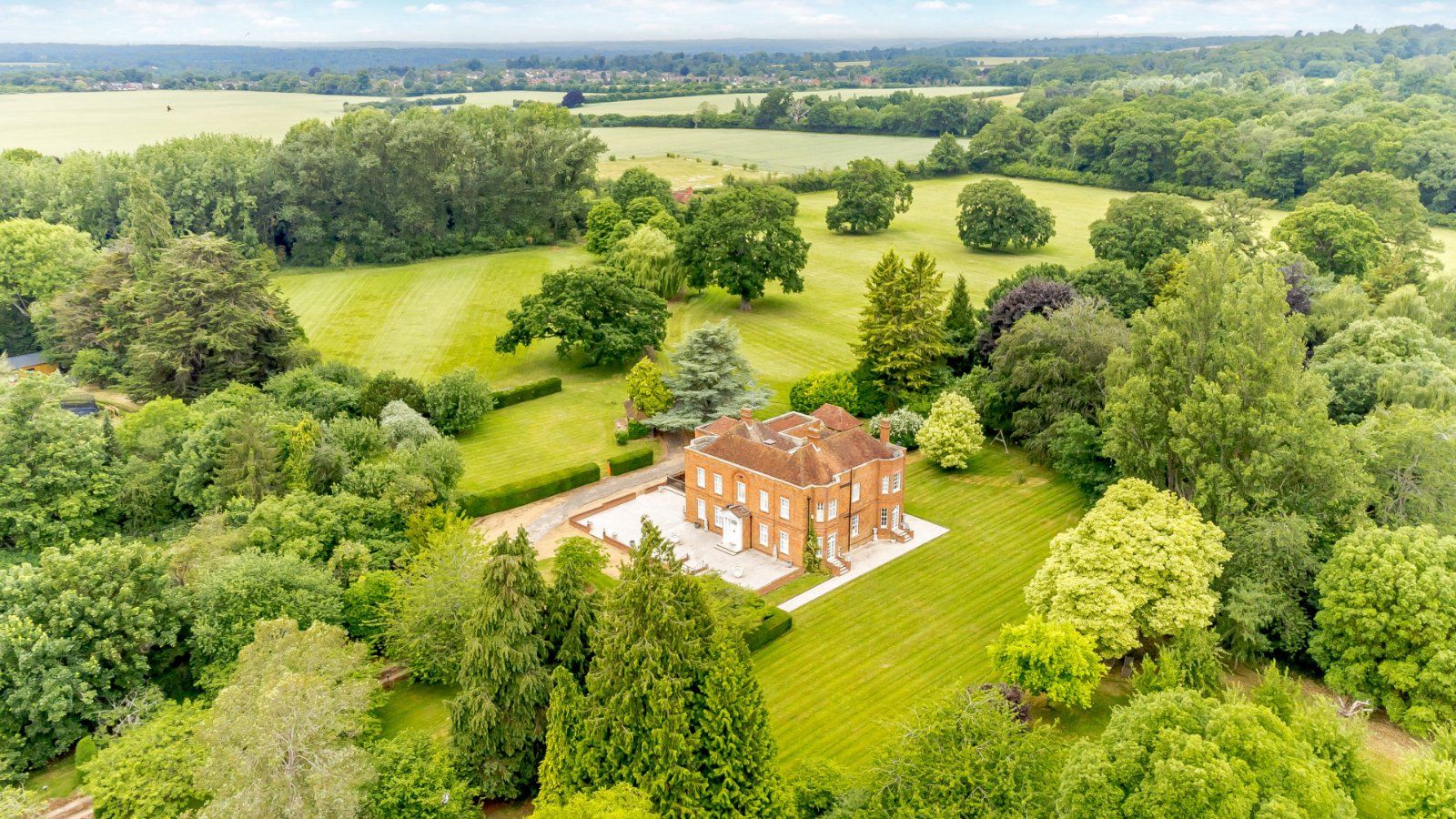 8 bed detached house for sale in Bath Road, Hare Hatch, Reading RG10