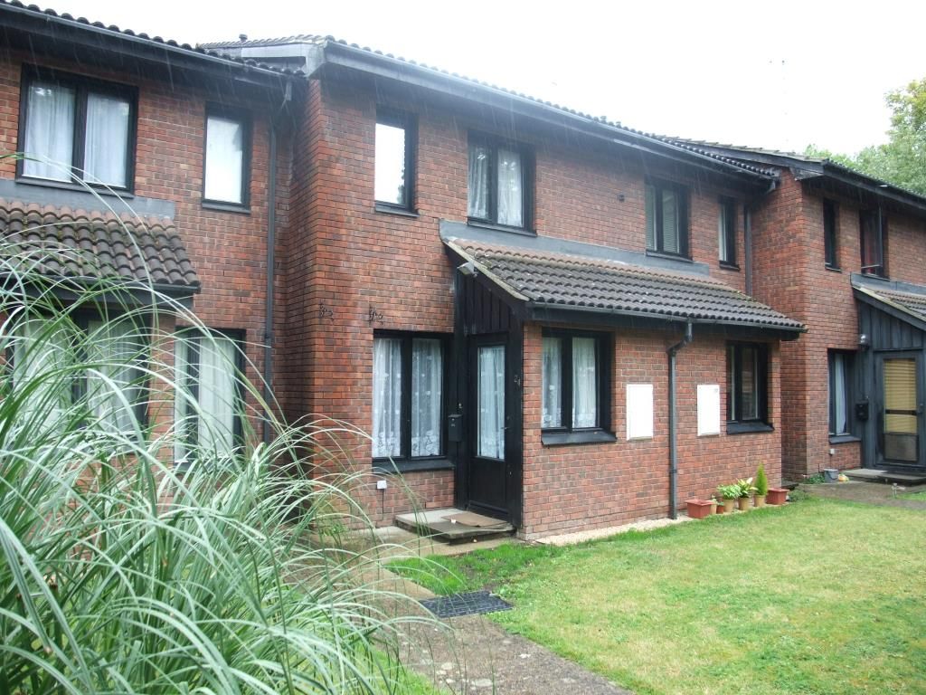 1 bed terraced house to rent in Aspen Close, Staines TW18 Zoopla