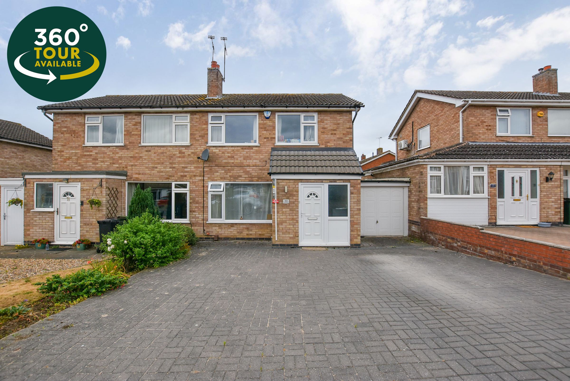 3 bed semidetached house for sale in Windrush Drive, Oadby, Leicester
