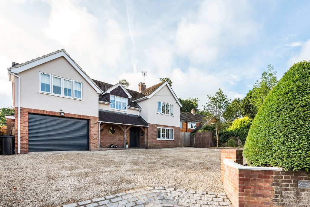 4 bed detached house for sale in Newbury Hill, Hampstead Norreys