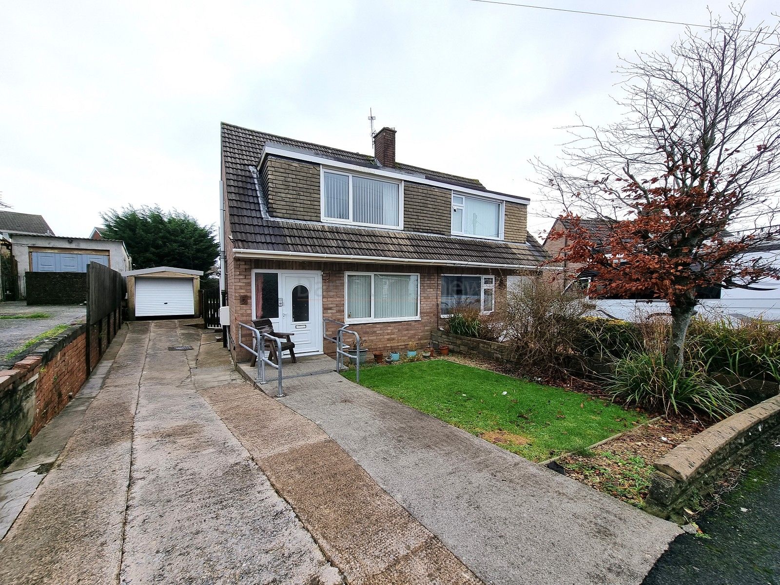 3 bed semidetached house for sale in Highbury Crescent, Cefn Glas