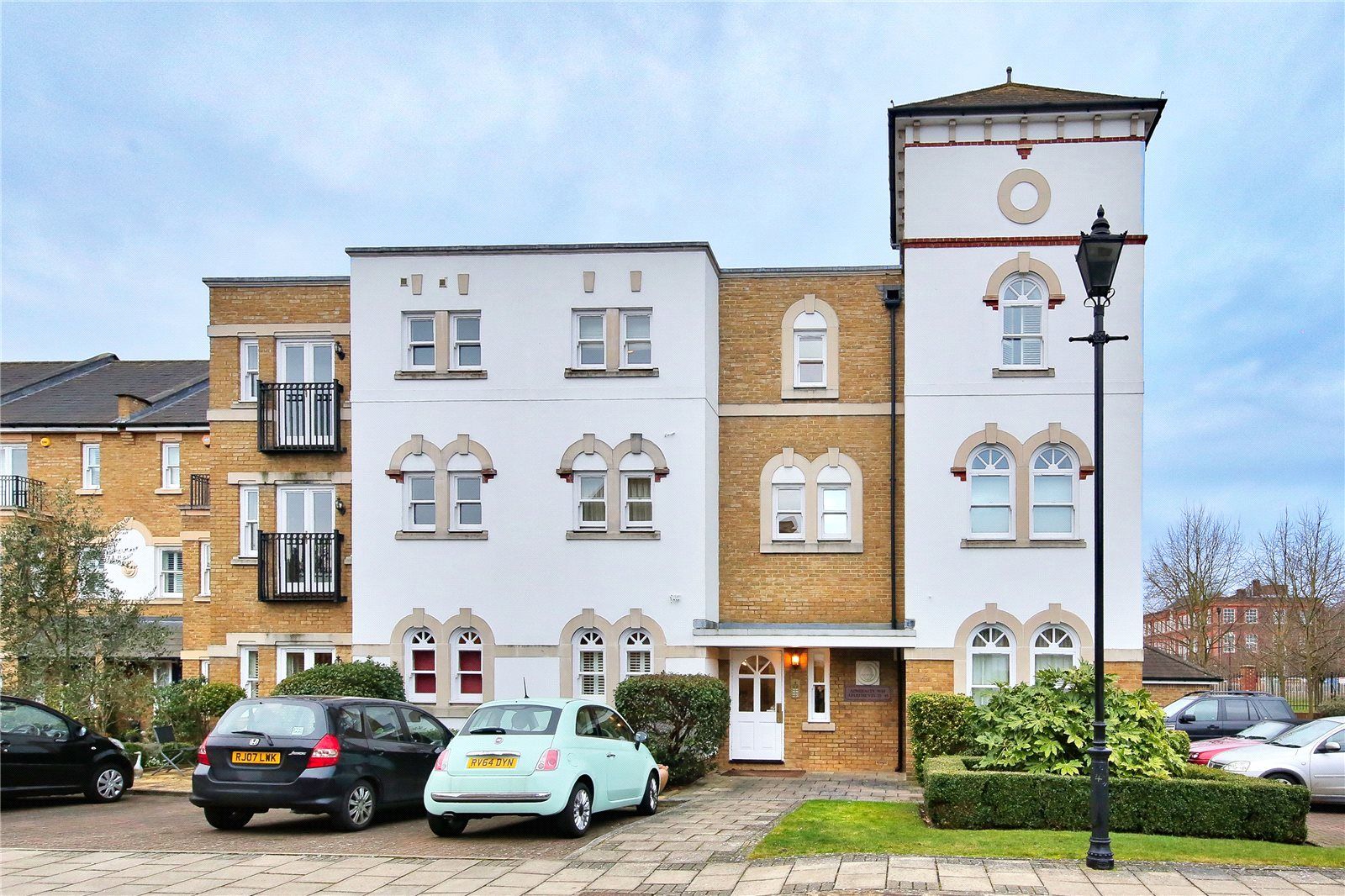 1 bed flat to rent in Admiralty Way, Teddington TW11 Zoopla