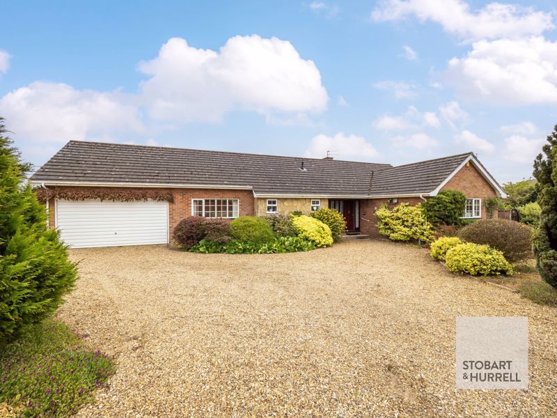 4 bed bungalow for sale in Waveney Drive, Hoveton, Norfolk NR12 Zoopla