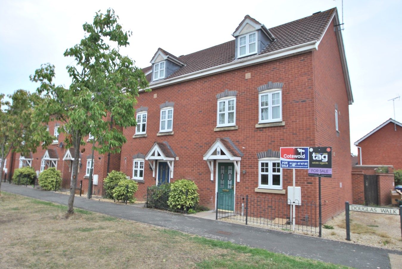 3 bed semidetached house for sale in Douglas Walk, Ashchurch