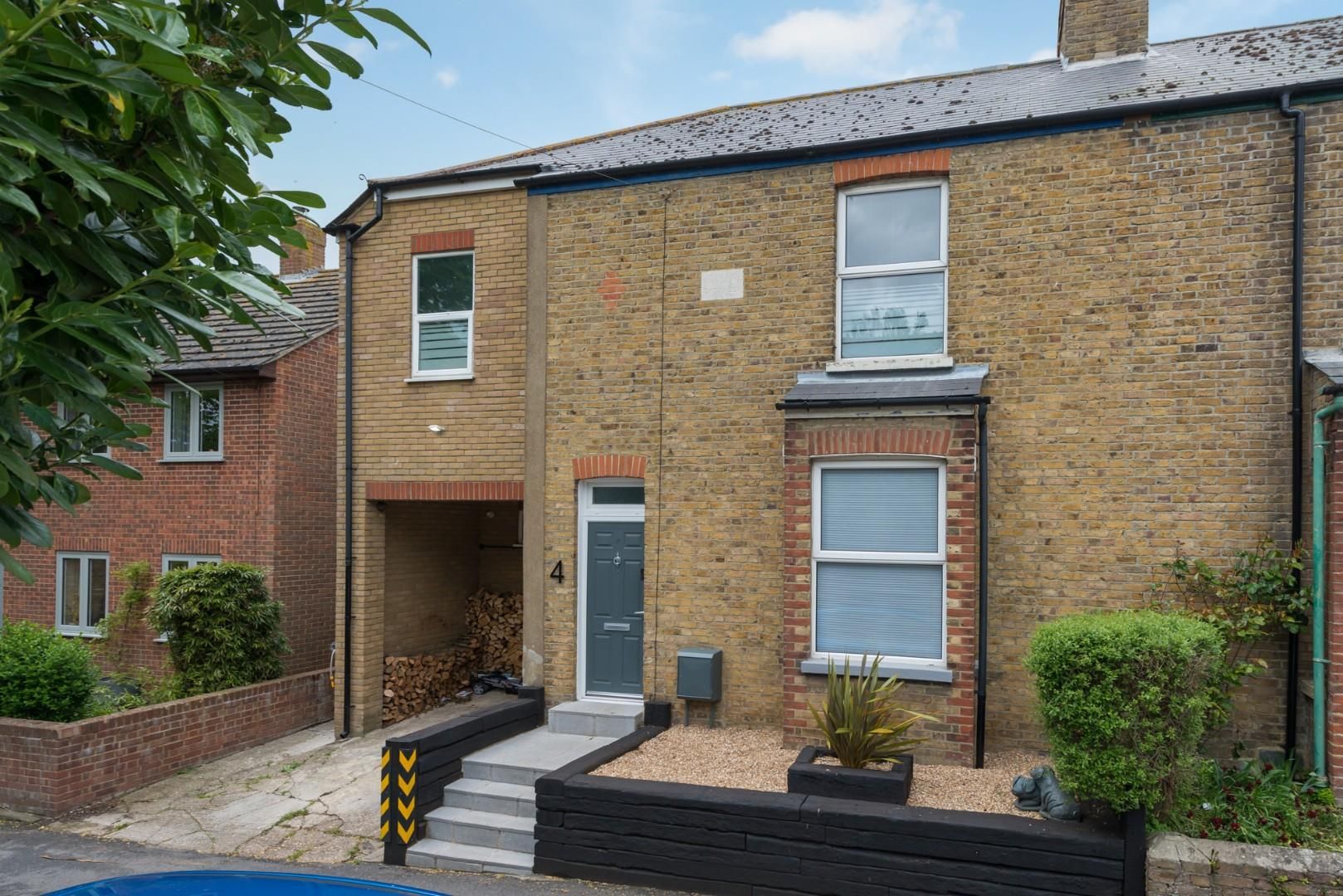 4 bed end terrace house for sale in Prospect Road, Minster, Ramsgate