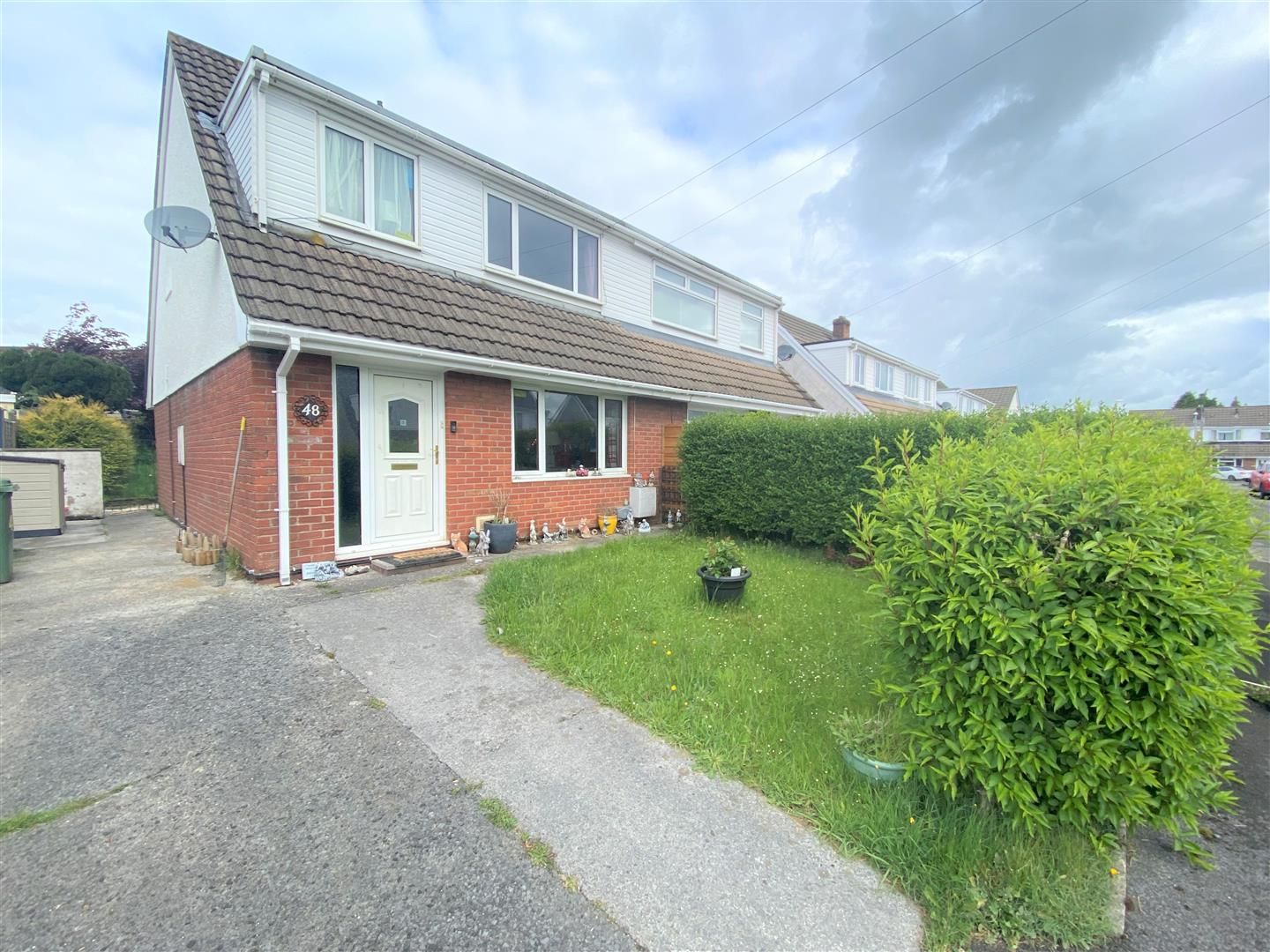 3 bed semidetached house for sale in Teglan Park, Tycroes, Ammanford