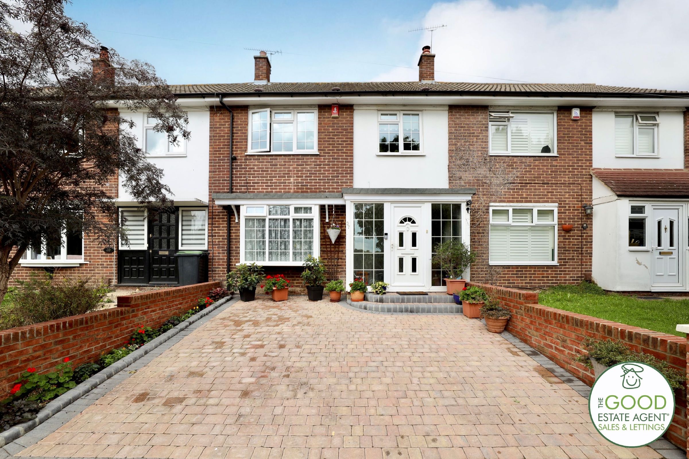 3 bed terraced house for sale in Hornbeam Road, Buckhurst Hill IG9 Zoopla