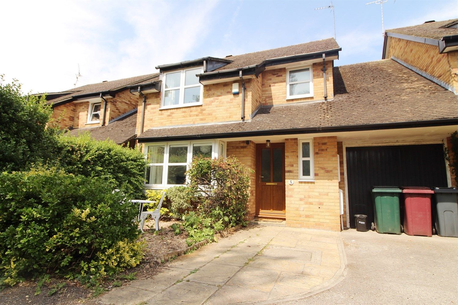4 bed linkdetached house to rent in Marlborough Court, Coley Avenue