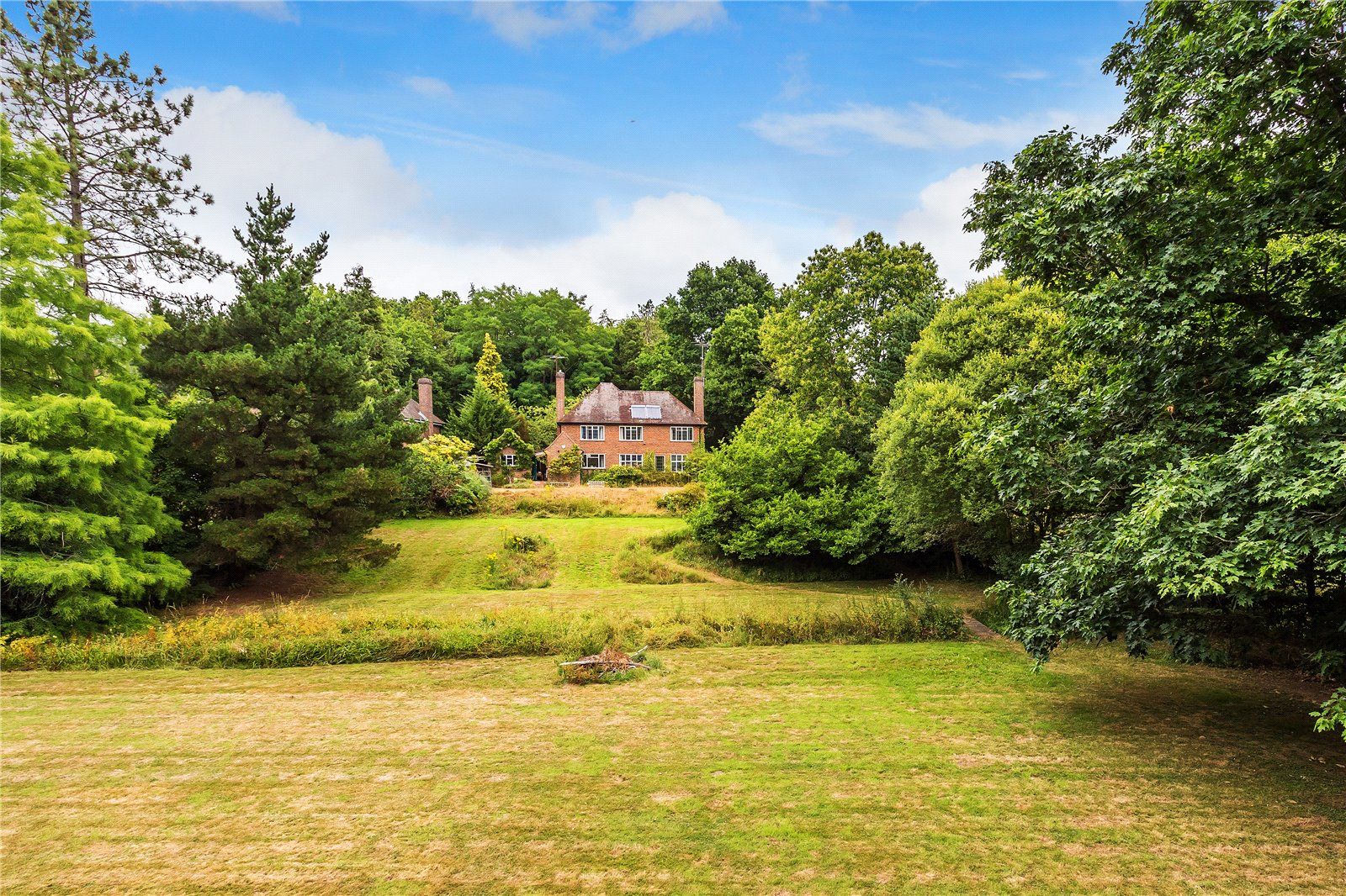 4 bed country house for sale in Bracken Close, Wonersh, Guildford