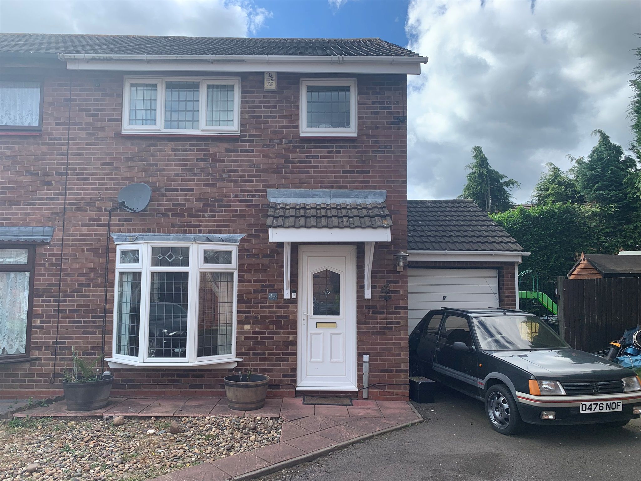 3 bed semidetached house for sale in Harborough Drive, Castle Bromwich