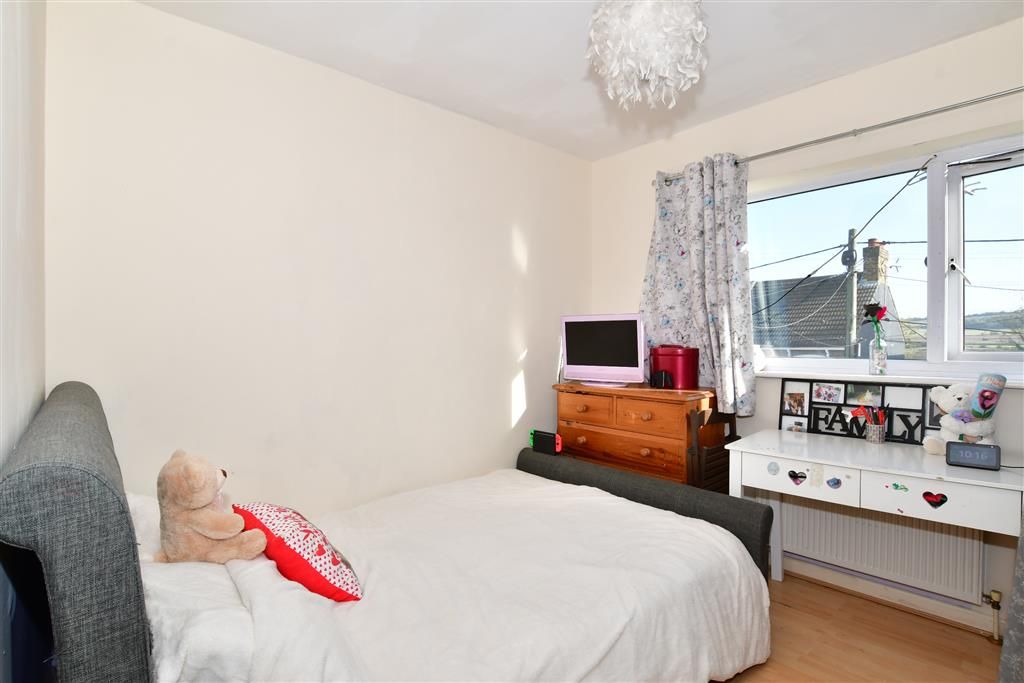 2 bed end terrace house for sale in Essex Road, Halling, Rochester