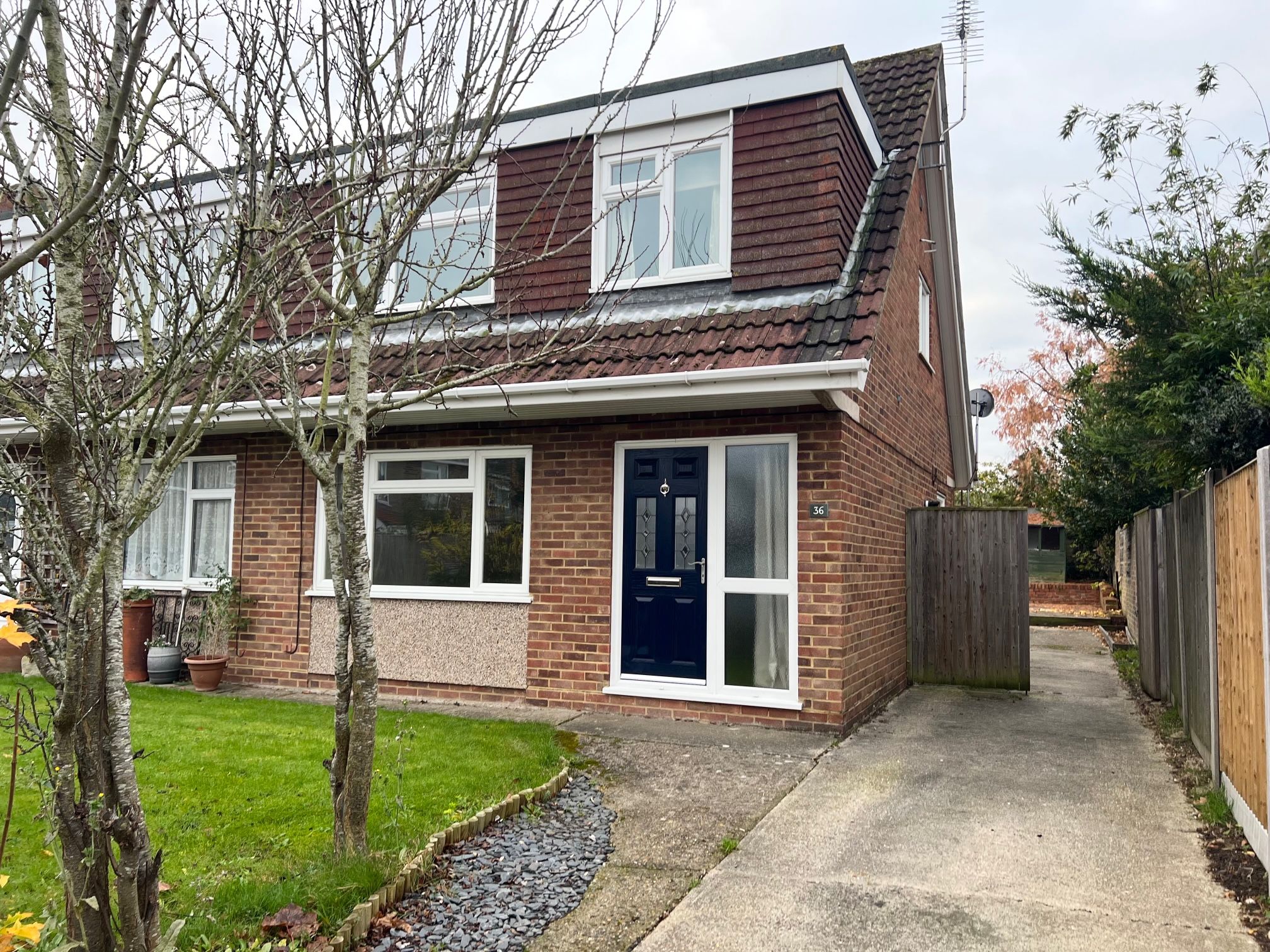 3 bed semidetached house to rent in Reeves Close, Staplehurst