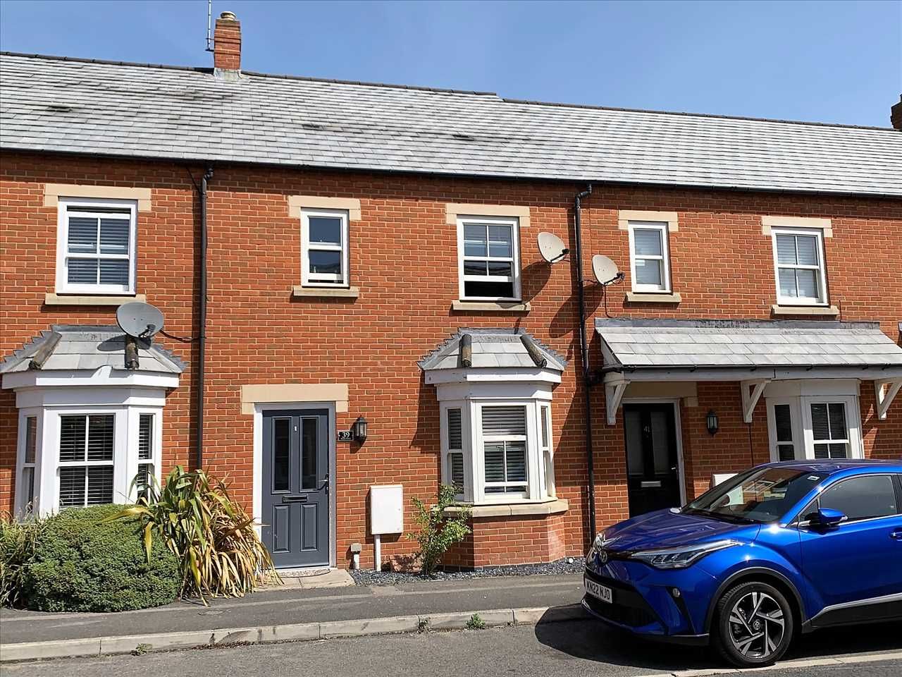 3 bed terraced house for sale in Barr Piece, Wolverton, Milton Keynes