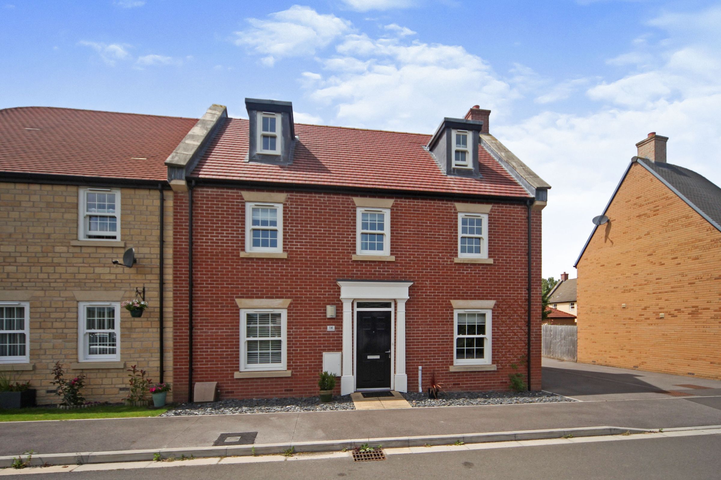 4 bed semidetached house for sale in Long Orchard Way, Martock