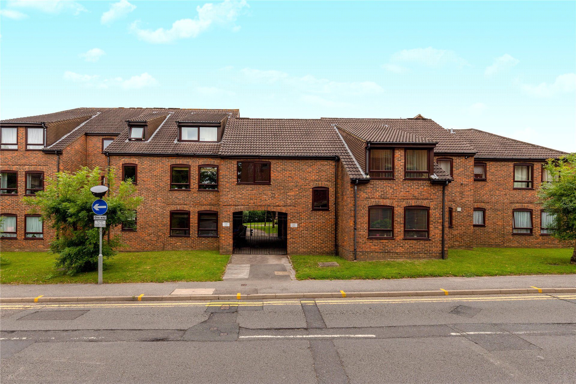 Sharonelle Court, Wokingham, Berkshire RG40  